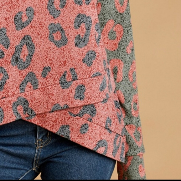 NEW A Girl Thing Cheetah 🐆 print raglan top - Picture 2 of 3